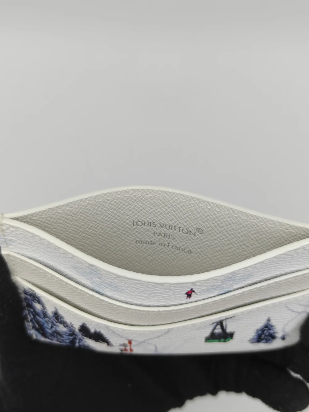 Louis Vuitton White Ski Double Cardholder - Picture 3 of 4